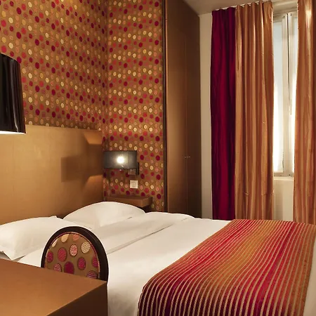 Star Champs-elysees 4*