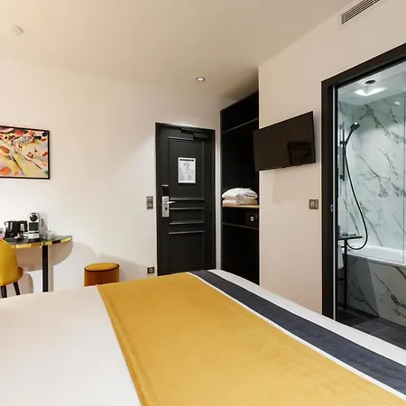 Star Champs-elysees Hotel 4*