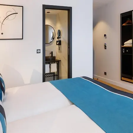 Star Champs-elysees 4*