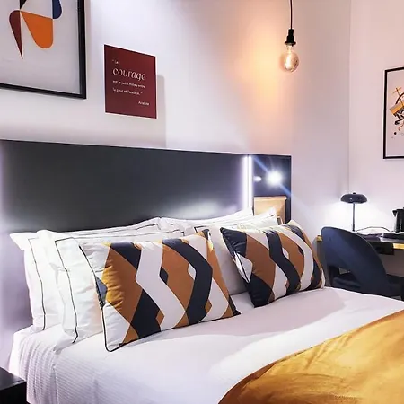 Hotel Star Champs-elysees 4*