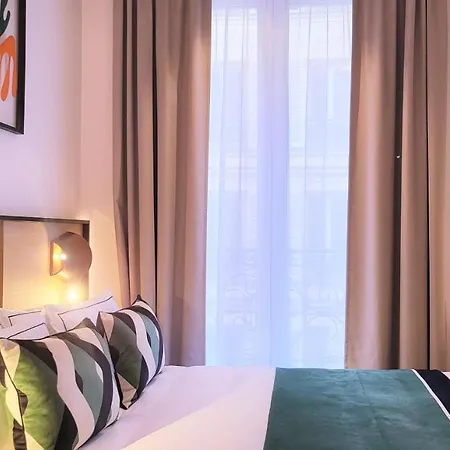 Star Champs-elysees Hotel 4*