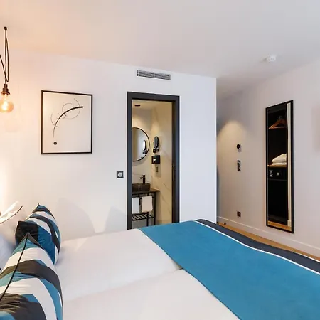 Star Champs-elysees Hotel 4*