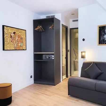 Hotel Star Champs-elysees 4*
