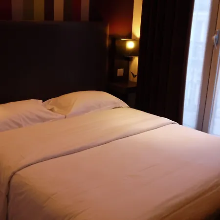 Star Champs-elysees فندق 4*