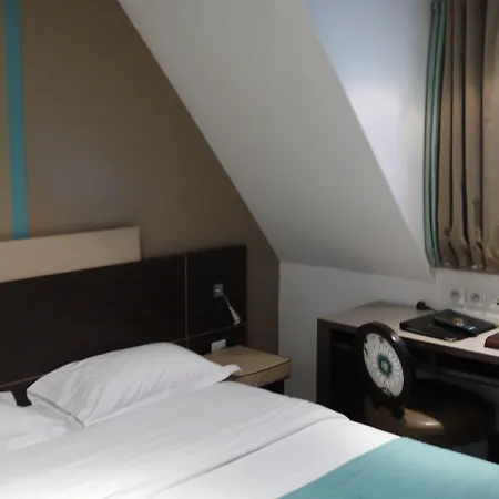 Star Champs-elysees باريس