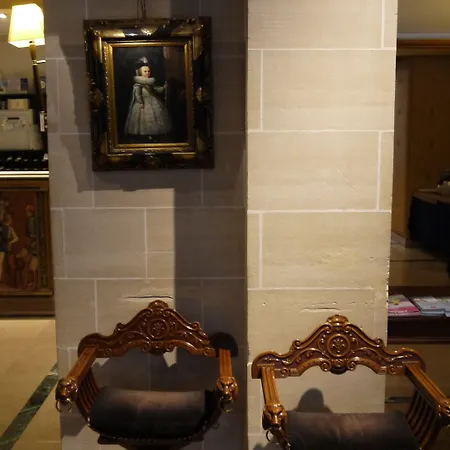 Star Champs-elysees Hotel 4*