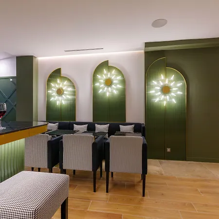 Star Champs-elysees باريس