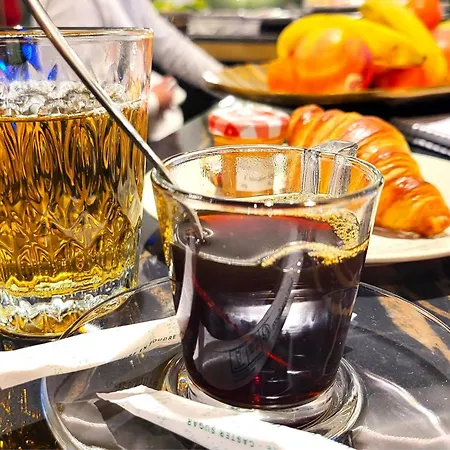 Star Champs-elysees فندق 4*