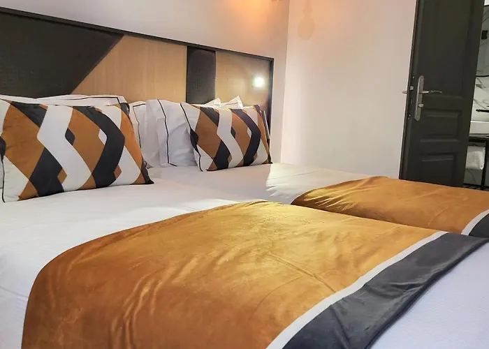 Hotel Star Champs-elysées 4*