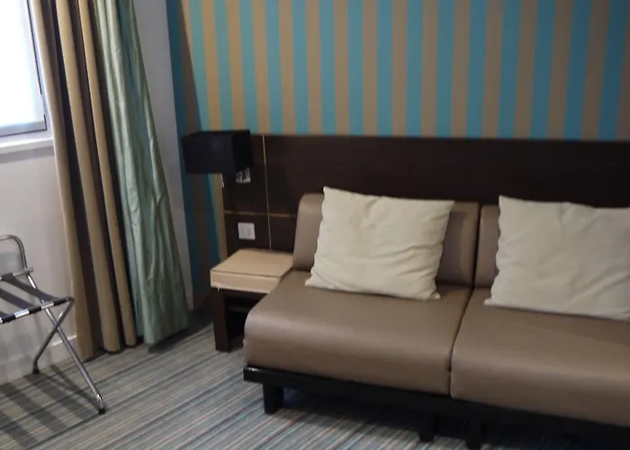 Star Champs-elysées Hotel 4*