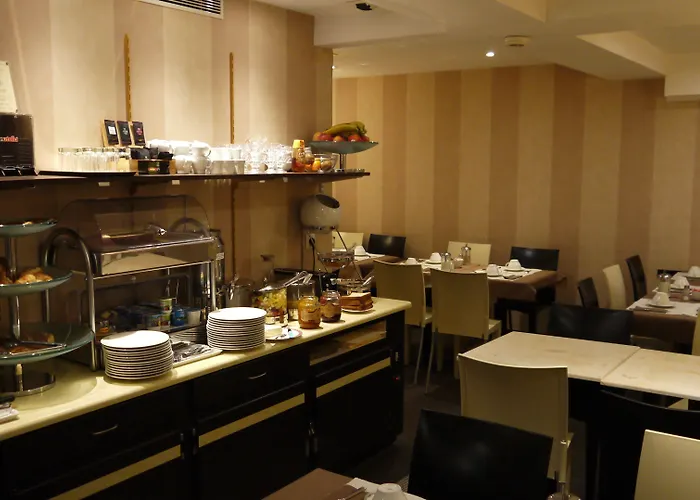 Star Champs-elysées Hotel