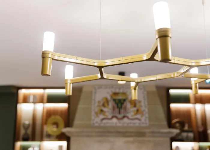 Star Champs-elysées Paris