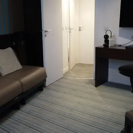 Star Champs-elysees מלון 4*