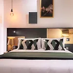 Star Champs-elysees 4*