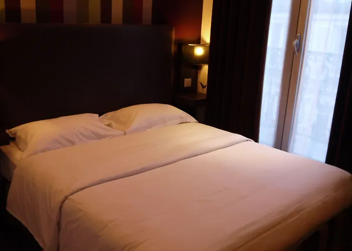 Star Champs-elysées Hotel 4*