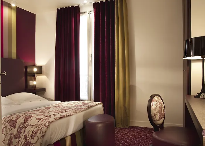 Star Champs-elysées Hotel