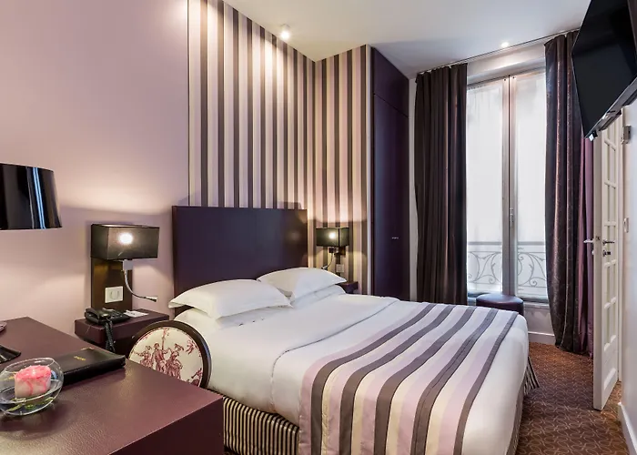 Star Champs-elysées Hotel 4*